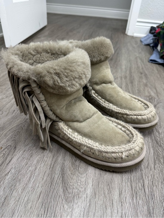 Shoes - Women’s MOU Shearling Fringe Moccasin Boot - Taupe